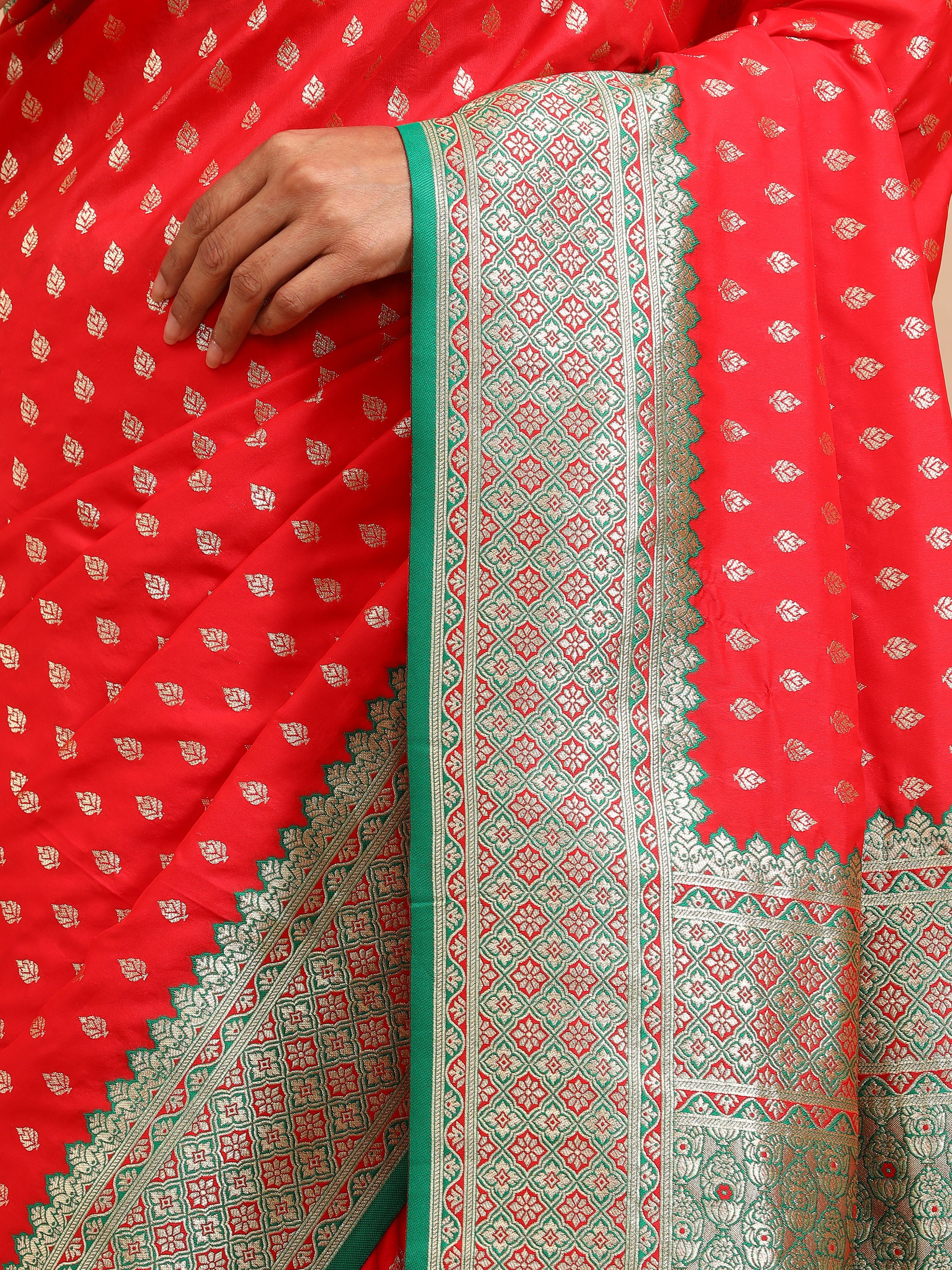 Aarzoo - Red - Image 5