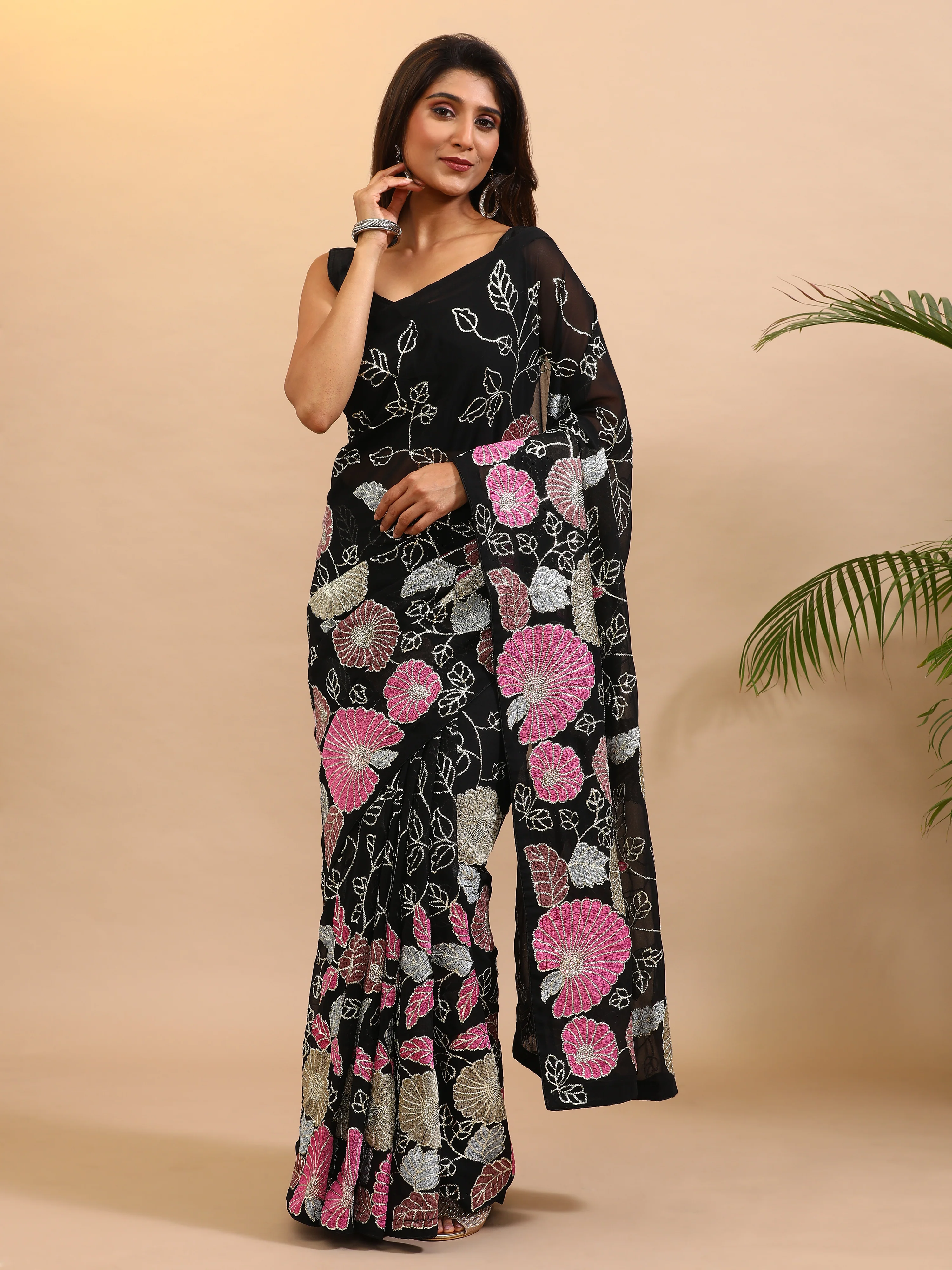 Alfresco - Black - Image 5