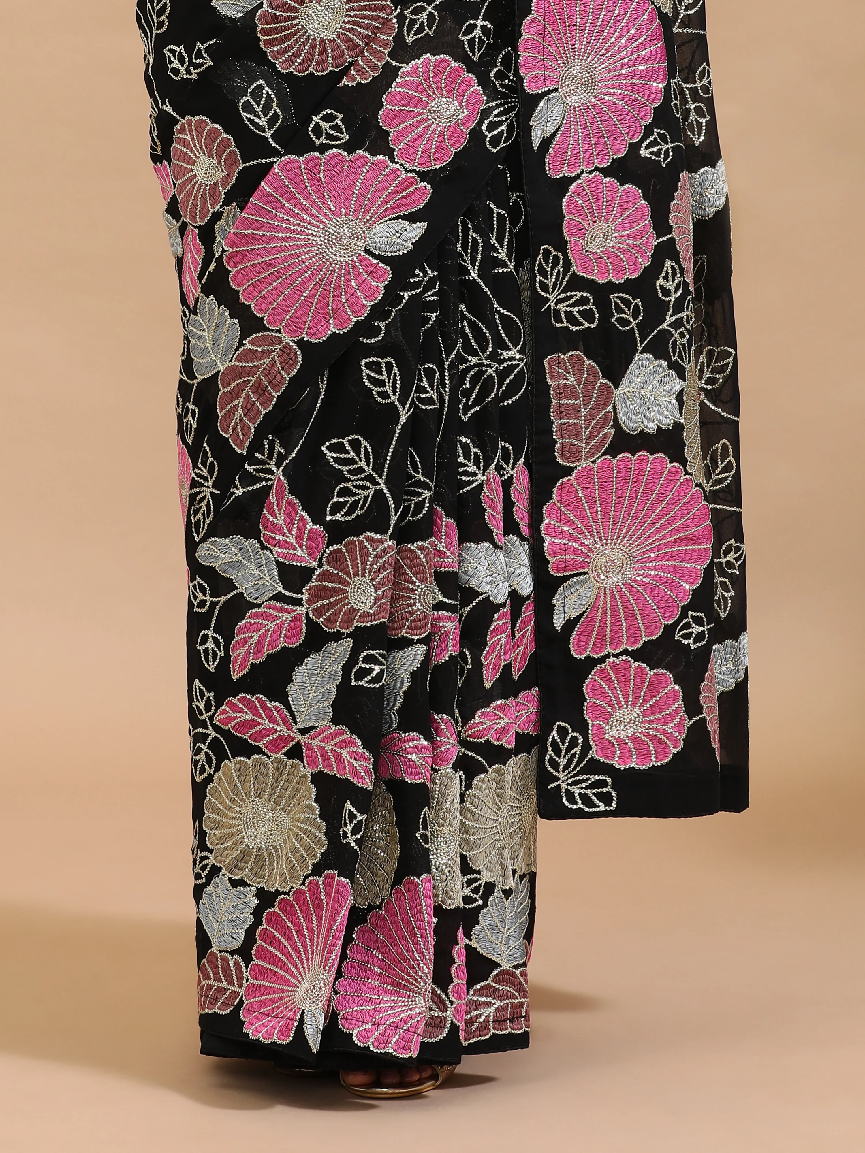 Alfresco - Black - Image 7