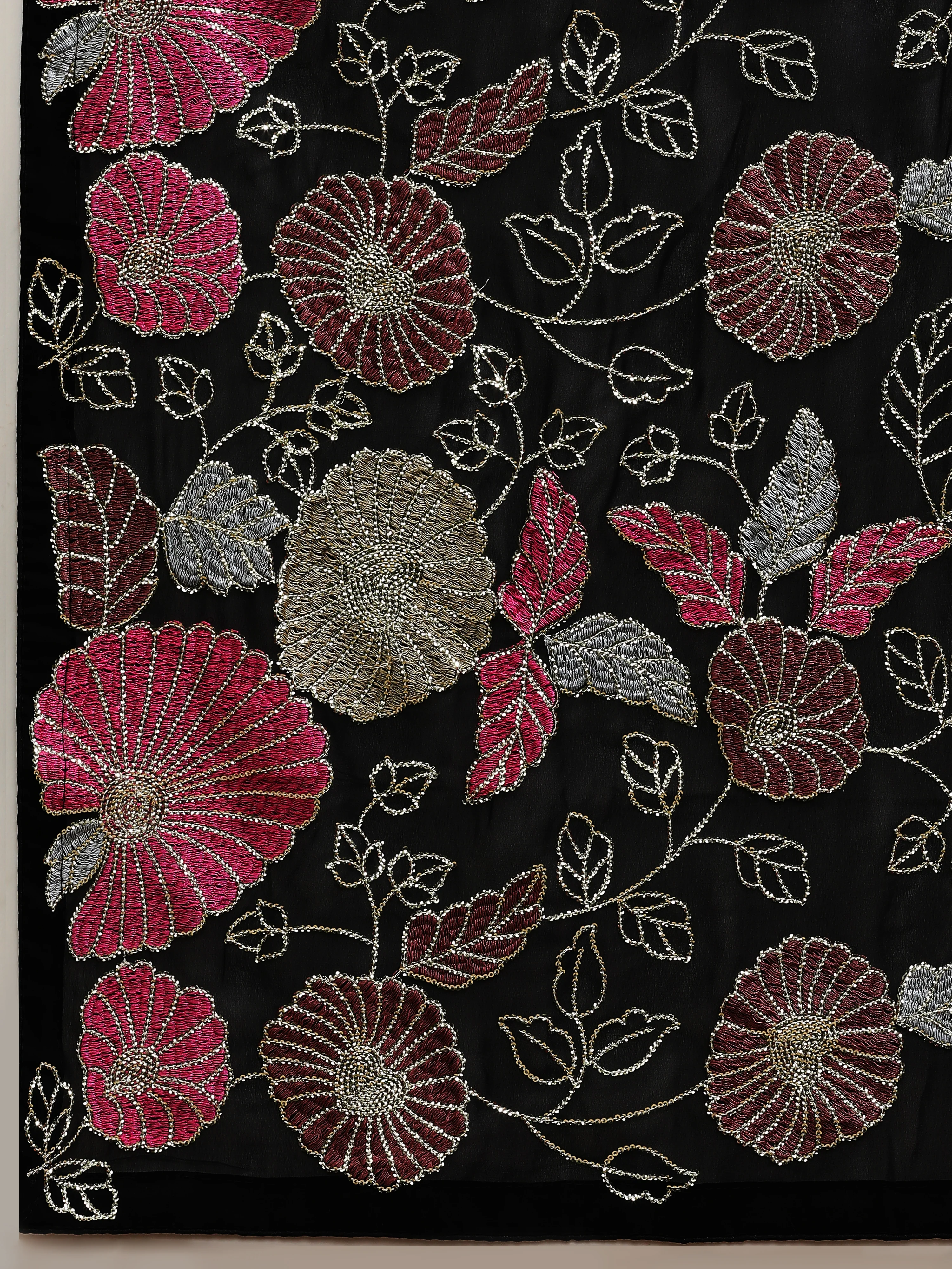 Alfresco - Black - Image 9