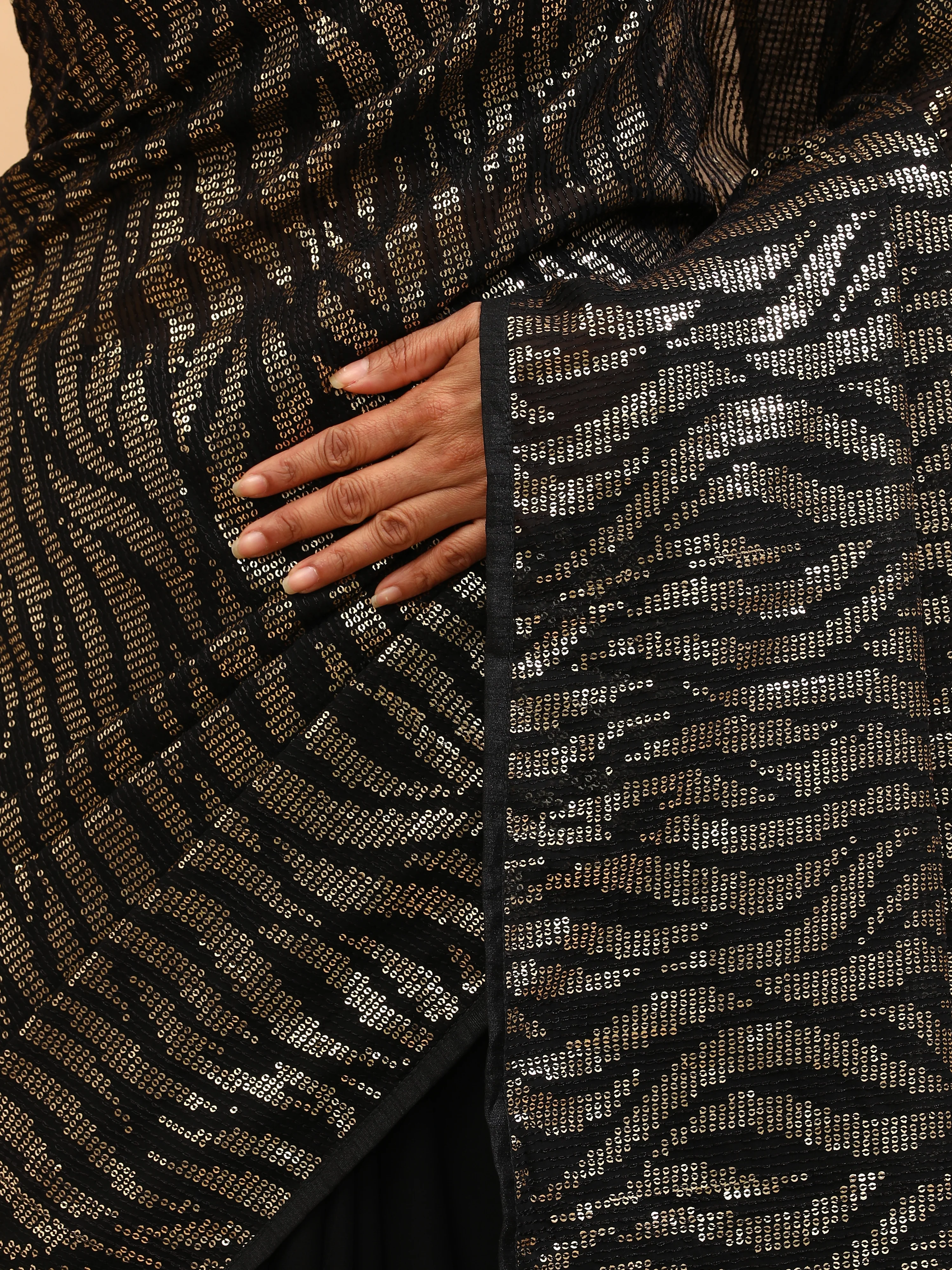 Cascading Waves - Black - Image 6