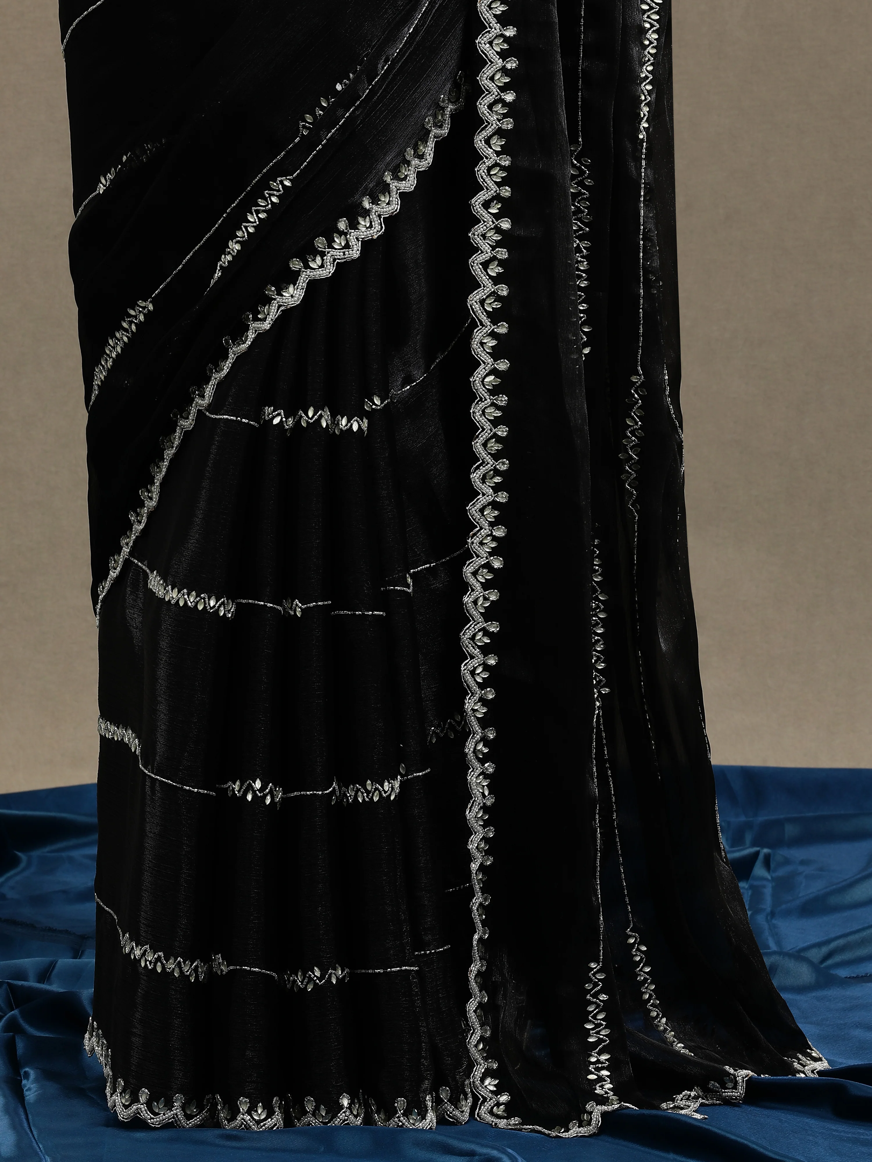 River Valley - Black - Image 6