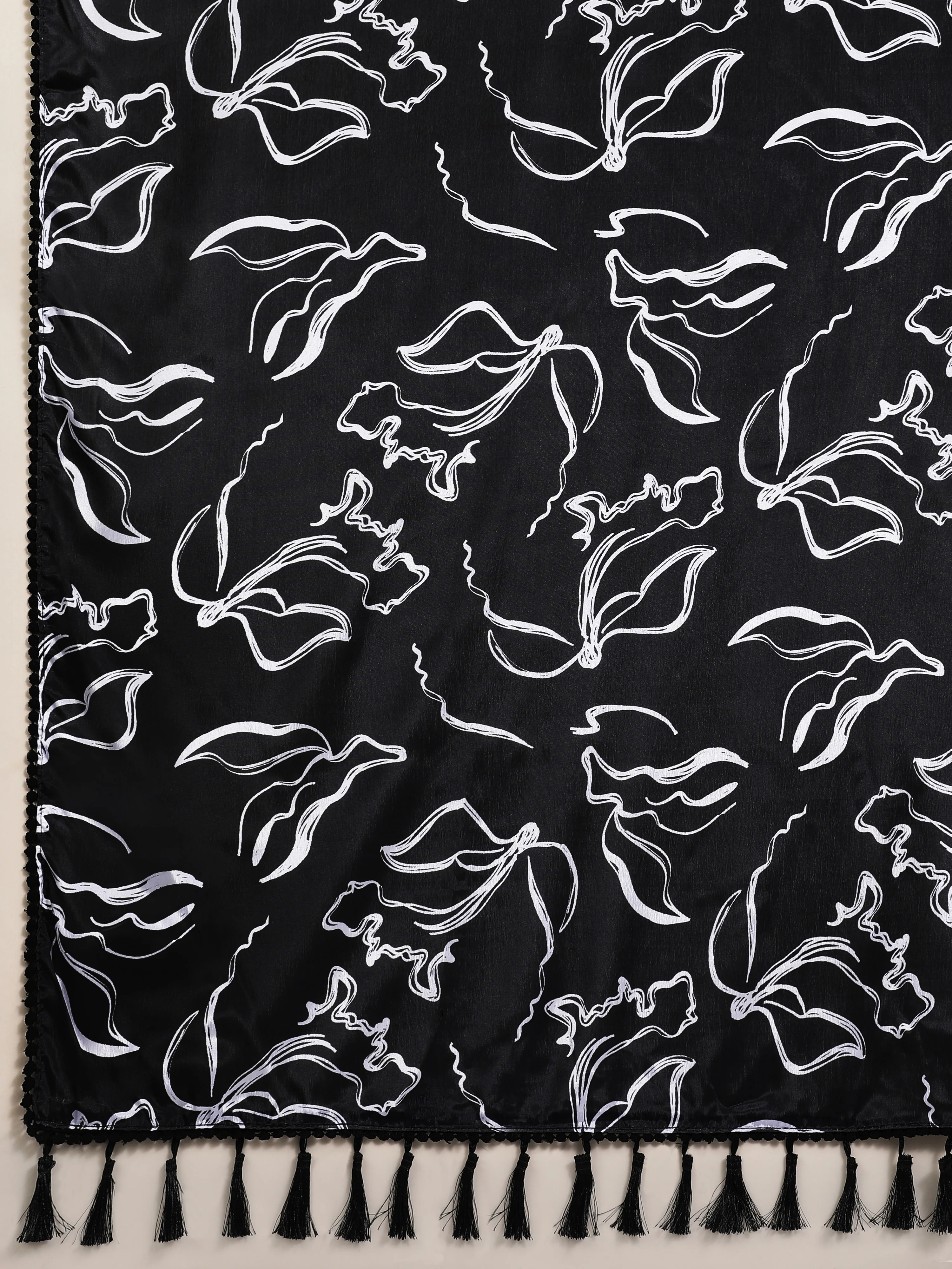 Tulip - Black - Image 10
