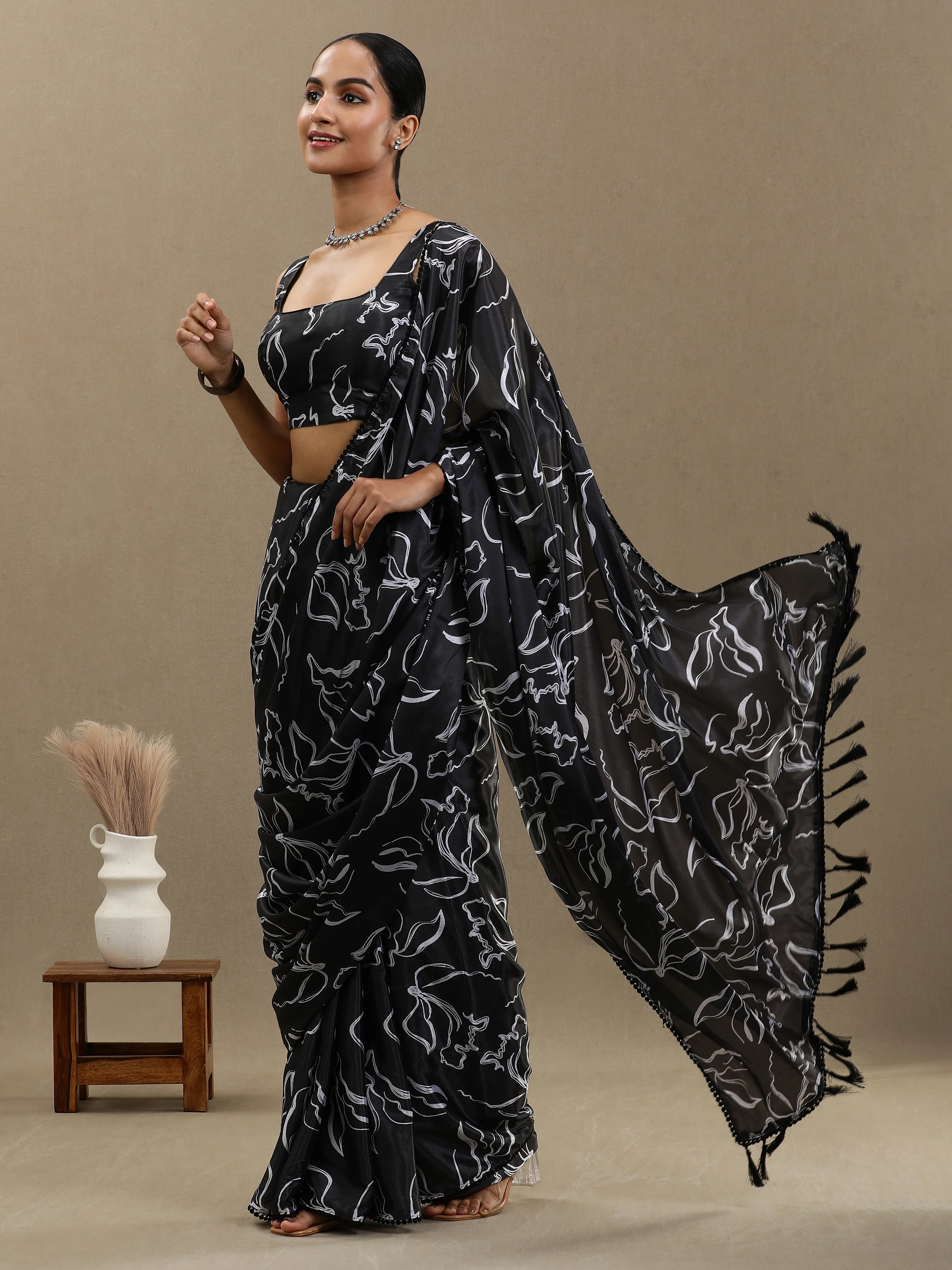 Tulip - Black - Image 4