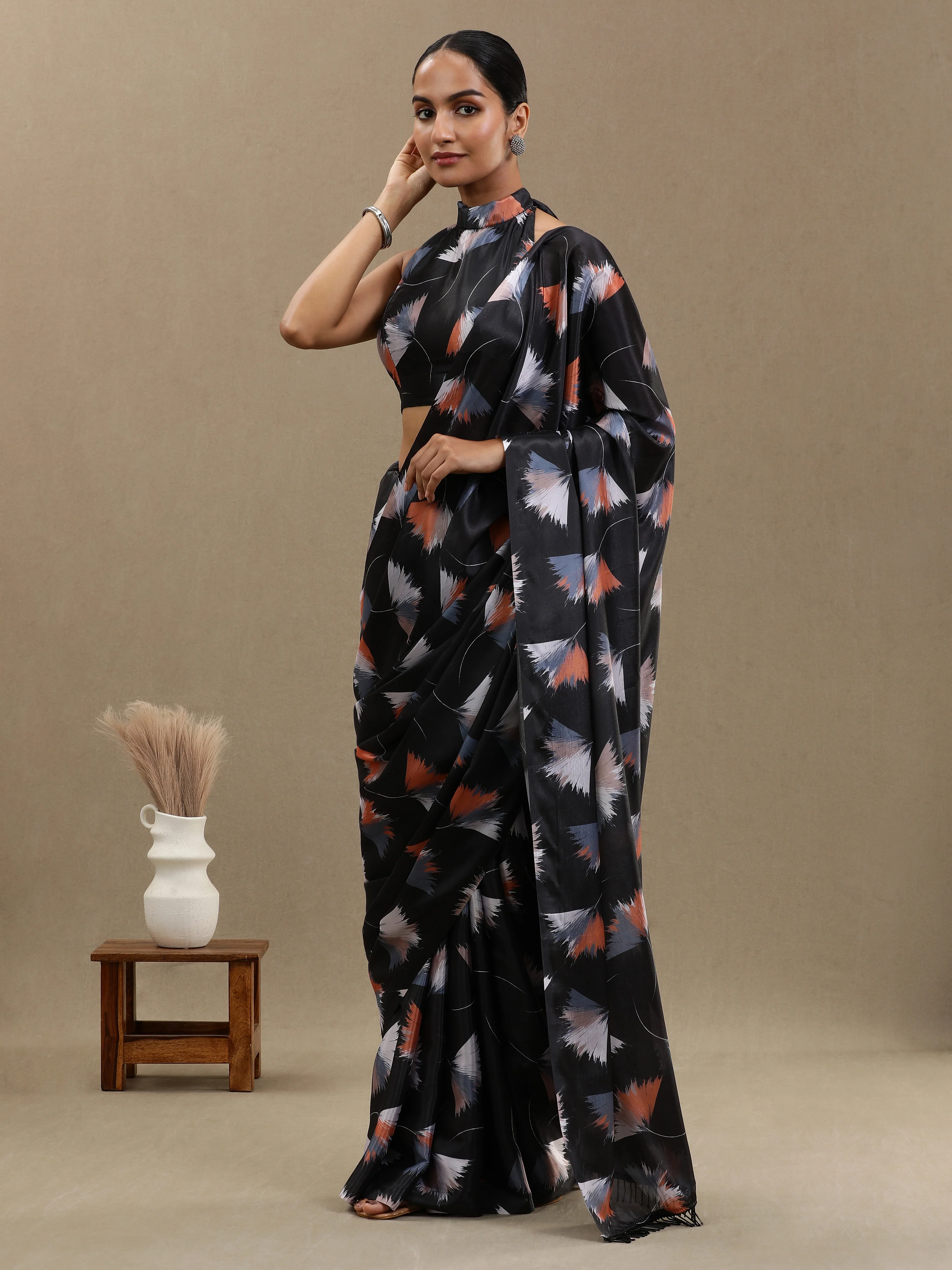 Vinca - Black - Image 4